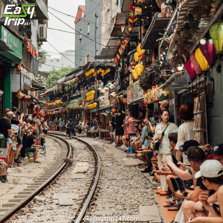 Navigating-Vietnam's-Busiest-Tourist-Season-2