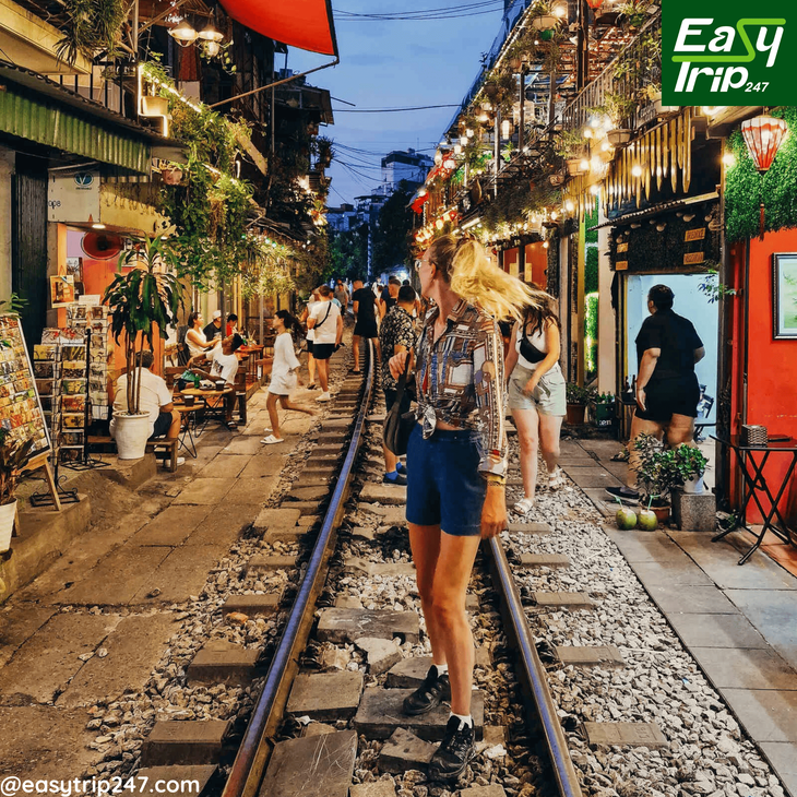 Solo-Traveler-Here's-Why-A-Walking-Tour-In-Hanoi-Is-Perfect-For-You-2