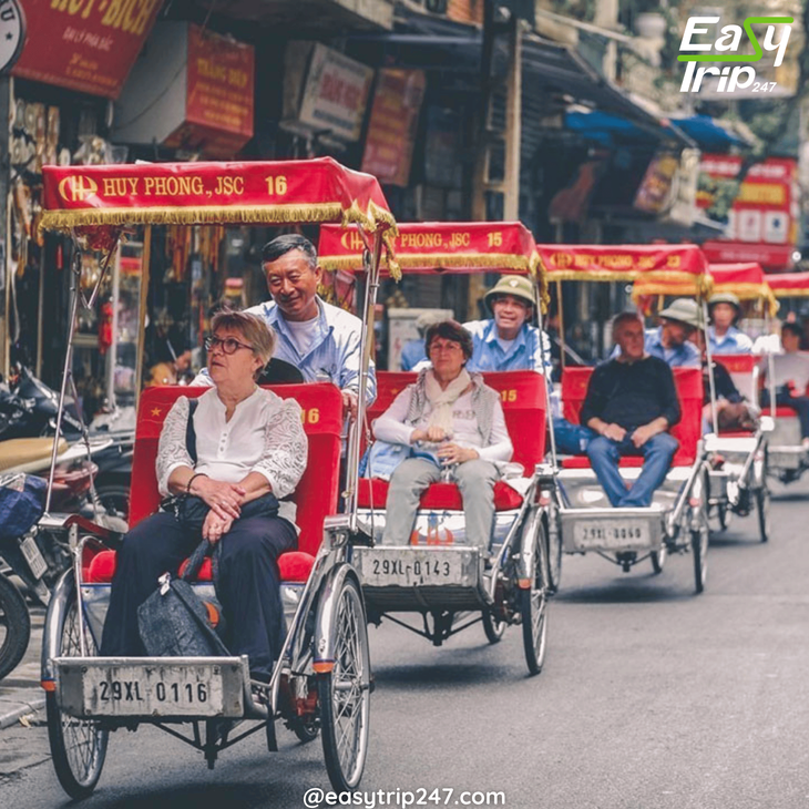 Walking-Tour-Or-Cyclo-Ride-Comparing-Hanoi-Exploration-Methods-2