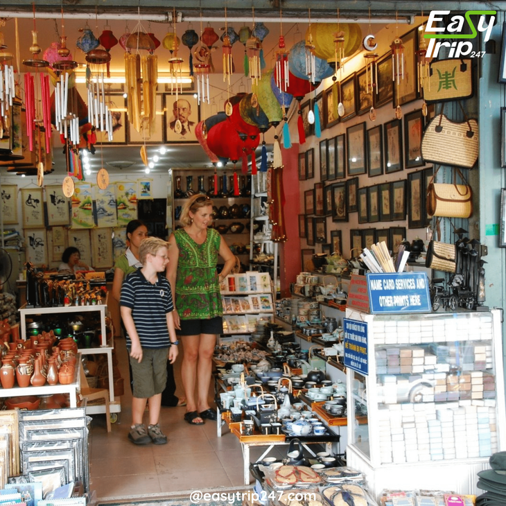 Where-to-Buy-Souvenirs-in-Hanoi-Old-Quarter-2